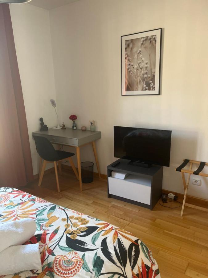Agreable 2 Pieces Au Coeur De Thones Apartment Exterior foto